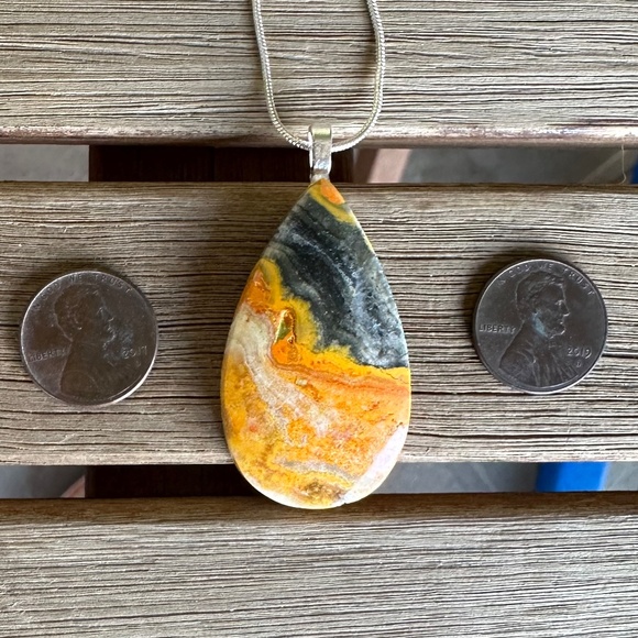 Bumblebee jasper pendant with sterling silver chain - Picture 2 of 5